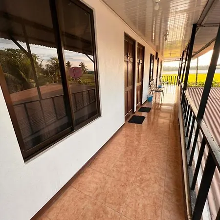 Bed and Breakfast Cabinas Playa Bandera Parrita Exterior foto
