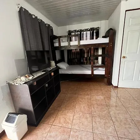 Bed and Breakfast Cabinas Playa Bandera Parrita Exterior foto